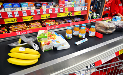 Grocery store conveyor belt Grocery store conveyor belt