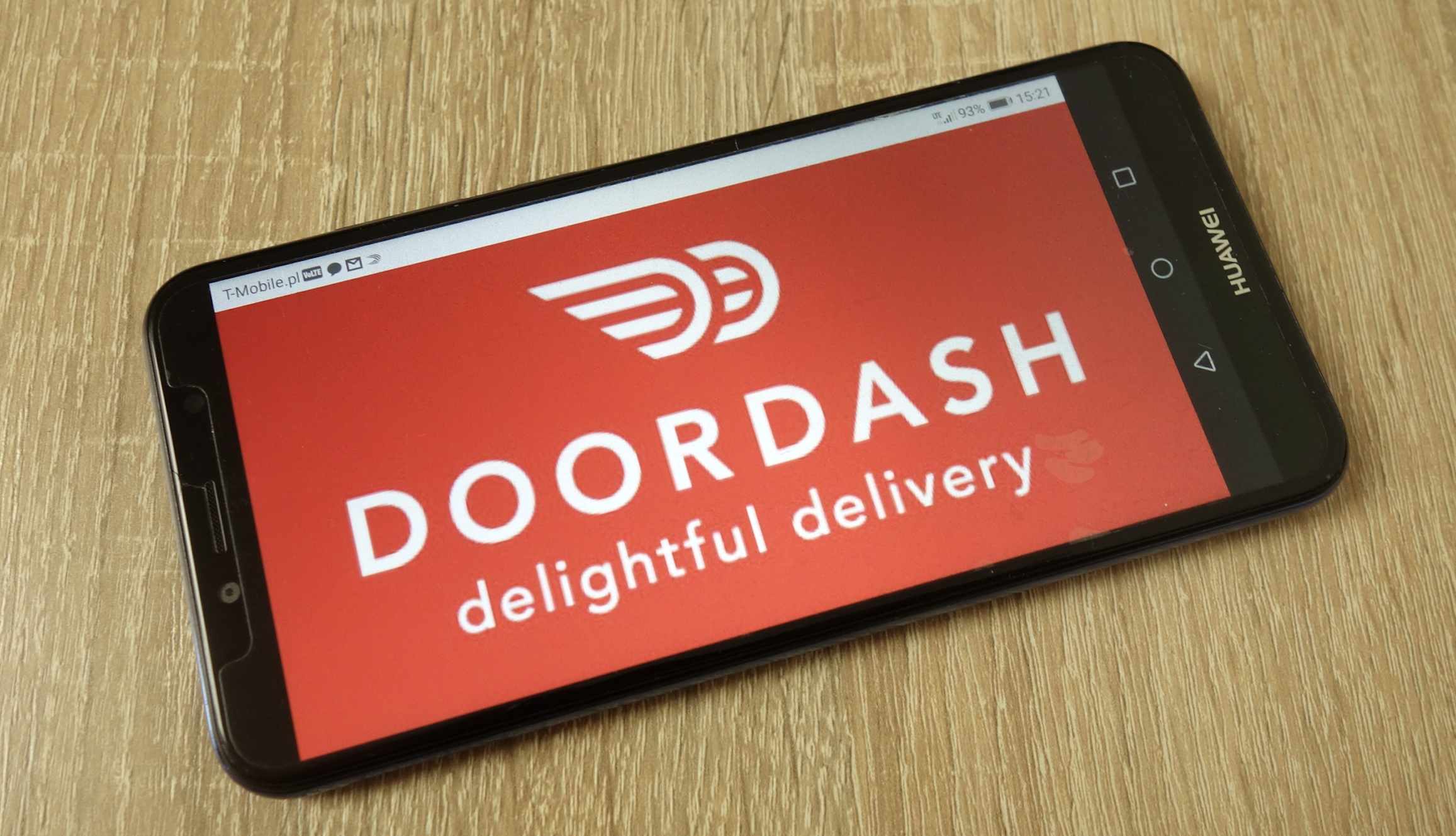 DoorDash driver charged with felony counts after spraying food