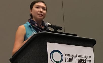 Cornell University graduate student Rachel Miller describes the differences and similarities of various Salmonella serotypes.