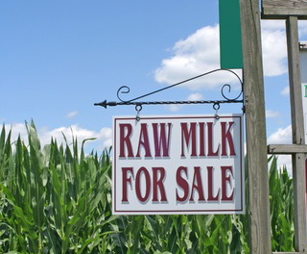 raw-milk-sign-featured