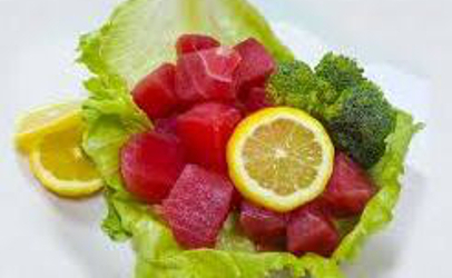 yellowfin tuna cubes raw