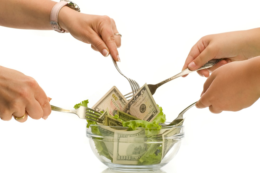 dreamstime_cash money food fork salad