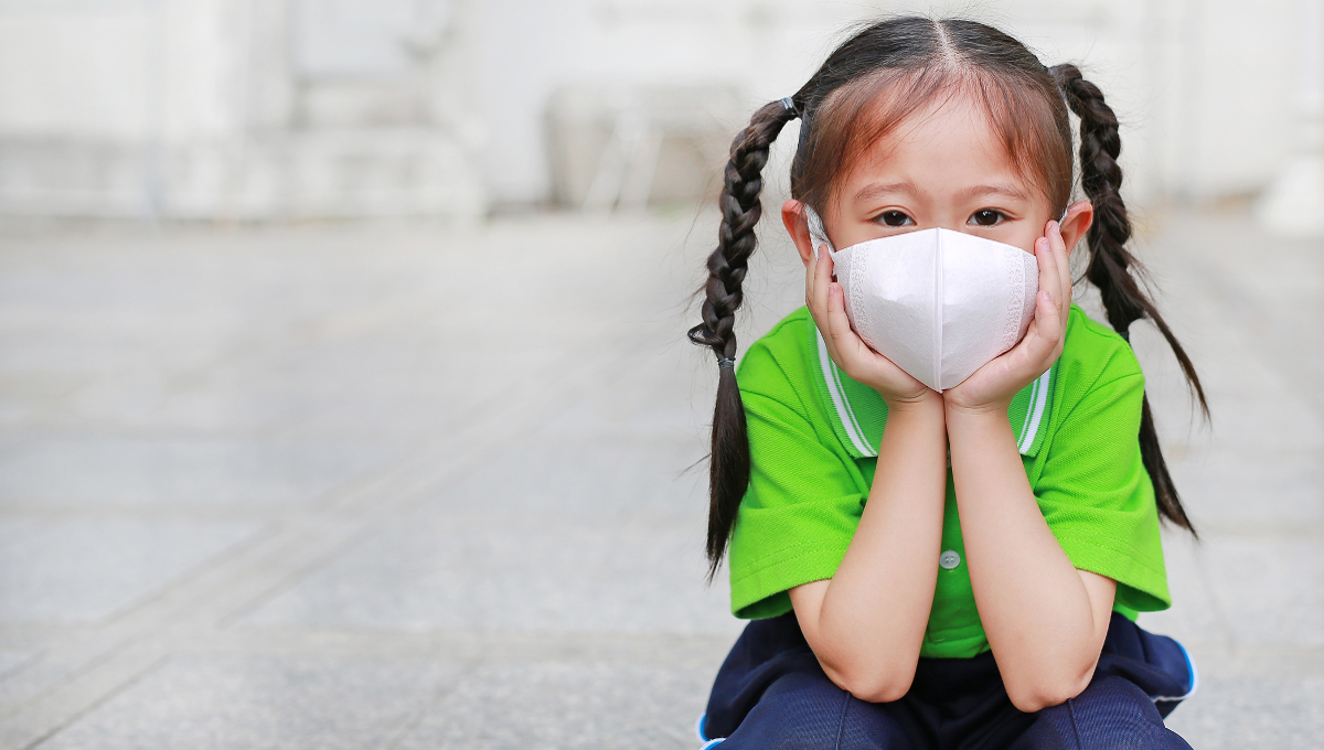 coronavirus COVID-19 girl in mask