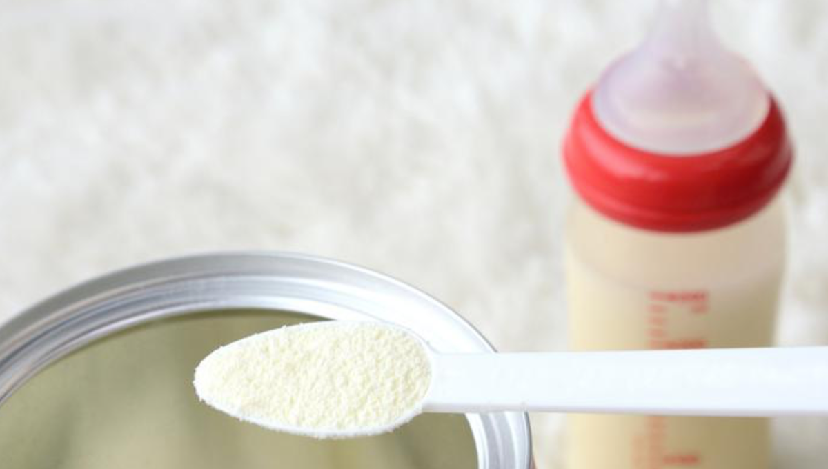 powdered infant formula spoon bottle