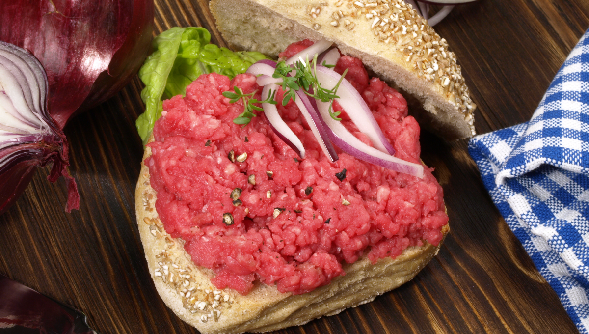 Raw beef sandwich