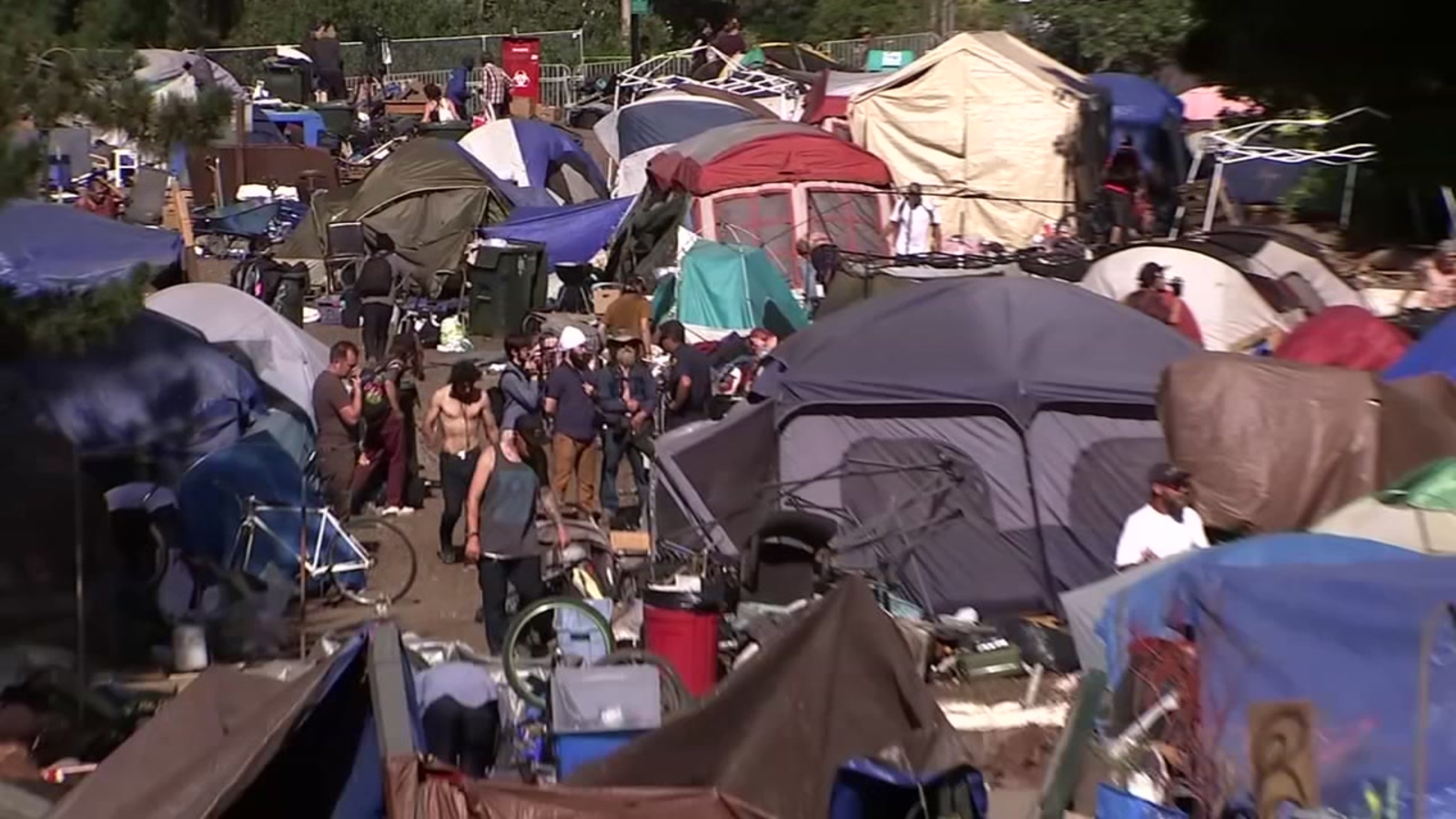 5285161_050319-kgo-santa-cruz-homeless-camp-tents-img_Image_00-00-00,03