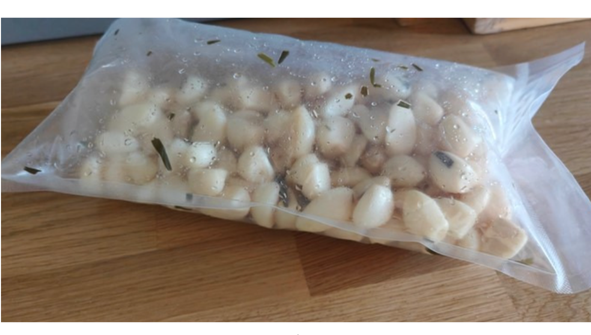 Suspected botulism case prompts French warning